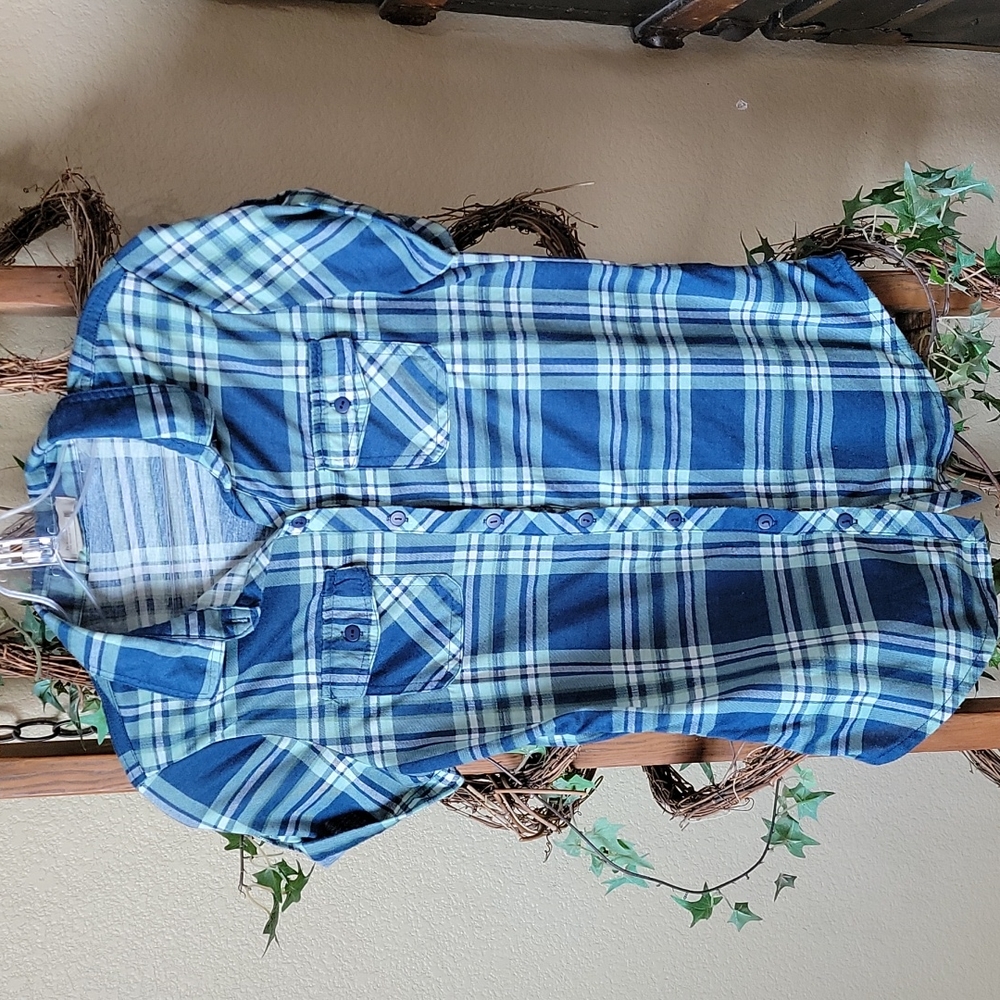 Passport Button Down Top